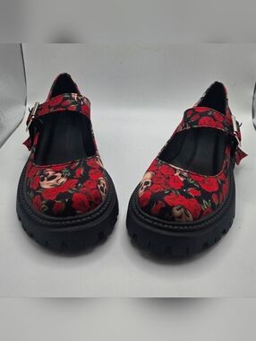 Floral Mary Jane Platform Shoes with Red Rose & Skull Print Size 6.5
